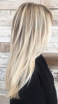 Pretty color Bright Blonde Hair, Balayage Blond, Platinum Blonde Hair Color, Blond Balayage, Balayage Blonde, Caramel Highlights, Bright Blonde, Low Lights Hair