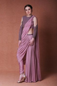 Lilac Saree, Saree Designs Party Wear, Indian Gowns Dresses, Designer Saree Blouse Patterns, Saree Blouse Designs Latest, Indian Gowns, Draped Skirt