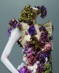 .... Interesting Dresses, Alexander Mcqueen Savage Beauty, Spring Court, Alexander Mcqueens, Beauty Dress, Flower Dress, Natural Forms