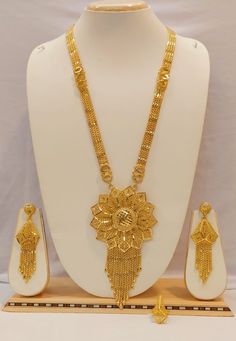 Gold Long Necklace Set New Design 2024, Party Wear Designs, Daily Wear Gold Earrings, Latest Gold Bangles, Long Chain Earrings Gold, Beautiful Gold Earrings, Simple Bridal Jewelry, Gold Jewels Design