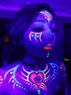 Glow Face Paint, Black Light Makeup, Uv Face Paint, Neon Face Paint, Makeup Neon, Uv Makeup, Uv Painting, Pride Weekend, Glow Paint