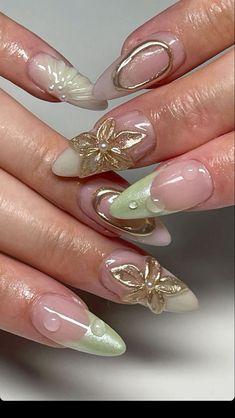 Hozier Nails, Chrome Summer Nails, Summer Chrome Nails, Chrome Nail Designs, Old Money Nails, Chrome Manicure, White Chrome Nails, Blue Chrome Nails, Money Nails