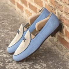 Custom Made Men's Belgian Slipper in Blue and Ice Linen Mens Dress Slippers, Belgian Loafers, Shoe Tree, Modern Gentleman, Shoes Blue, Leather Slippers, Slipper Shoes, Mens Slippers, Handmade Shoes