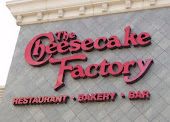 the cheesecake factory restaurant and bakery sign