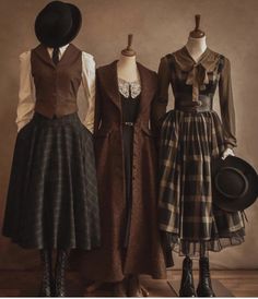 Fun Womens Clothing, Cool Dress Outfits, Vintage Looks For Women, Little Women Outfit Ideas, Old Timey Outfits, Academia Fashion Women, Old Outfits Vintage, Vintage Women Outfits, Old Fashioned Outfits