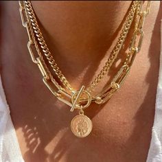 Layered Chunky Gold Necklaces, Chunky Necklace Layering, Chunky Layered Necklaces, Chunky Necklaces Statement, Julius Cesar, Layered Necklaces Gold, Chunky Gold Necklace, Chunky Gold Chain Necklace, Traditional Wedding Jewellery