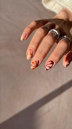 Get inspired with 20+ Must-See Thanksgiving Nails you have to copy this year! From cute Thanksgiving nail designs to festive pumpkin nails, these looks will complete your holiday style. Try fall Thanksgiving nails, stylish short press-on nails, or unique Halloween press-on nails. Don’t forget to explore creative Thanksgiving nail ideas, trendy nail forms, and nagel tips for the perfect holiday manicure! Press-on nails short are easy to apply and super chic.