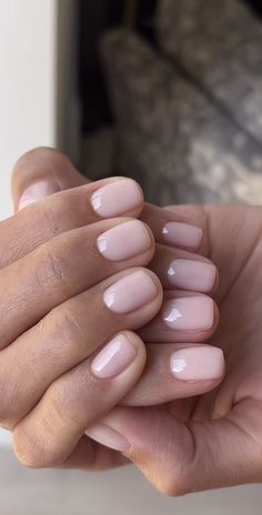 Natural Nails With Polish, Short Nail Beds, Natural Nails Manicure, Season Nails, Nails Fall Nails, Milky Nails, Nagellack Trends, September Nails, Simple Acrylic Nails