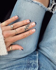 Navy Tips Nails, Navy Fall Nails, Fall Nails French Tip, Fall Nails French, Manicure Pictures, Nails French Tip, Tips Nails, Inspiration Nails, Makeup Nails Designs