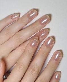 Elegant Nails Pearl, Wedding Nails Fun, Simple Shimmer Nails, Natural Elegant Nails, Classy Wedding Nails For Bride, Elegant Nail Art Classy, Nail Art Untuk Kulit Sawo Matang, Manicure And Pedicure Ideas Matching, Unique Bridal Nails