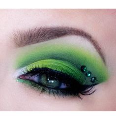 Saint Patricks Day Makeup, Irish Eyes, Green Eye, Makijaż Smokey Eye, Green Eyeshadow, Catwalk Fashion, St Paddys Day