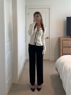 Contrast trims cardigan curated on LTK Business Professional Outfits Women, Bussines Casual Woman, Buisness Outfits, Professional Dress For Women, Office Outfits Women Casual, Simple Work Outfits, Business Professional Outfits, Cute Work Outfits