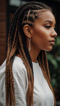 Embrace the beauty of medium knotless box braids with a side part. Visit our website for expert advice, tutorials, and inspiration for rocking this fashionable look. Box Braids Side Part, Short Knotless Braids With Curls, Braids With A Side Part, Braids Side Part, Short Knotless Braids, Medium Knotless Box Braids, Knotless Braids With Curls, Short Knotless, Braids Side