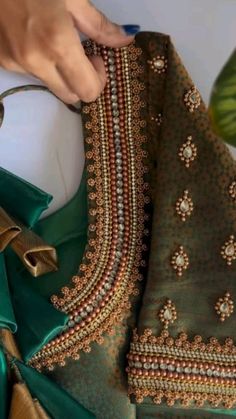 Beed Works In Blouse, Green Wedding Blouse Designs, Aari Wrk Simple Design, Aari Work Blouse Back Design, Green Blouse Aari Work Designs Simple, Aari Blouse Designs Latest Simple, Ariwork Blouse Designs, Aari Work Blouse Aari Work Blouse Wedding, Aari Blouses Weddings