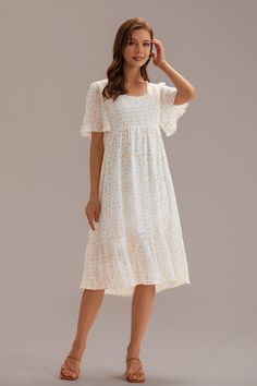 Floral Short Sleeve Crew Neck Smocked Midi Dress Modest Midi Dress, Homemade Dress, Petite Midi Dress, Smocked Maxi Dress, Vintage Boho Fashion, Dress Simple, Long Dress Casual, Outfit Trends, Comfy Dresses