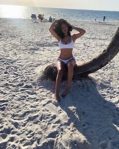 Beach Selfie, Beach Instagram Pictures, Beach Fits, Selfie Poses Instagram, Photo Pose Style, Selfie Ideas Instagram, Holiday Pictures, Vacation Photos