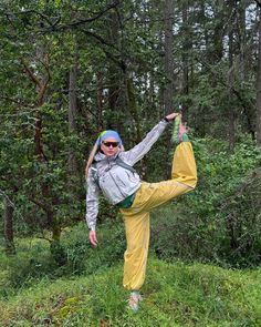 Crocs Style Arc’teryx Aesthetic, Hiking Utah Outfit, Sabrina Bloedorn, Arc’teryx Outfit, Salehe Bembury Crocs Outfit, Nature Walk Outfit, Hiking Shoes Outfit, Hiking Bandana, Granola Aesthetic Outfit