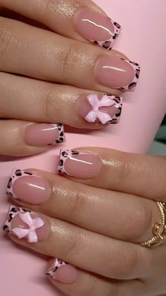 Pink Winter Nails Acrylic Short, Nails Ideas Latina, Fall Nails Inspo Aesthetic, Nail Ideas For 9-10, Short Acrylic Nails For Volleyball, Y2k Medium Nails, Nails Ideas Hello Kitty, Nails Inspo Hello Kitty, Cute Nail Ideas For Fall