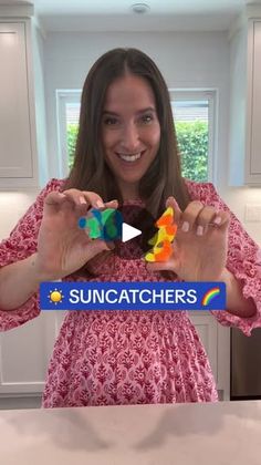 Diy Suncatchers, Girl Crafts, Easy Activities, Crafts For Girls, Teacher Ideas, Kids Play, Science For Kids, Parchment Paper, Kids Art Projects