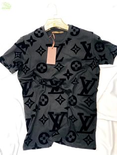 Limited edition 2024 louis vuitton unisex t-shirt 290323004ProductInformation:Premium polyester which is ultra-soft and incredibly comfortable.Fabric is durable and resistant to wrinkles, shrinking, and mildew.Features ensure long-lasting Luxury T Shirt, Louis Vuitton T Shirt, Louis Vuitton Luxury, Gucci T Shirt, Louis Vuitton Collection, Black Men Fashion Swag, Mens Casual Outfits Summer, Dope Outfits For Guys, T Shirt Fashion