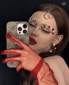 #kesfet Makeup Look With Pearls, Unique Makeup Looks, Eye Bags Makeup, Formal Makeup, Red Makeup, Unique Makeup, Dope Makeup, Creative Eye Makeup, Crazy Makeup