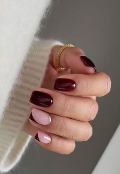 25 Classy Burgundy Nails for Fall and Winter Shellac Nails Fall, Bow Nail Designs, Dark Pink Nails, Holiday Acrylic Nails, Ombre Acrylic, Santa Nails, Kutek Disney, Colourful Nails