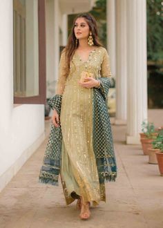 Laraib Rahim, Shirt Trouser, Gota Work, Beautiful Pakistani Dresses, Pakistani Bridal Dresses, Simple Pakistani Dresses, Fancy Dress Design, Zari Work, Pakistani Dress Design