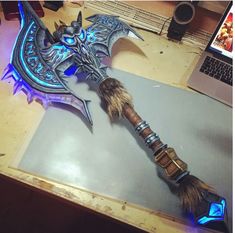 Shadowmourne - World Of Warcraft weapon Dwarven Warhammer, Kamui Cosplay, World Of Warcraft Game, Expanding Foam, Costume Making, Cosplay Armor, Cosplay Tutorial, Cosplay Diy