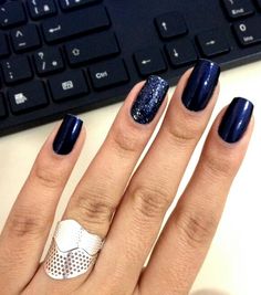 Dark Blue Manicure Ideas, Dark Blue Sns Nails, Dark Blue Nails Glitter, Dark Blue Sparkle Nails, Nails Midnight Blue, Dark Blue Nail Ideas, Fall Wedding Nails