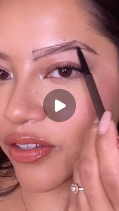 How To Shape Eyebrows With Pencil, Eyebrow Shaping Aesthetic, Eyebrow Pencil Tutorial Step By Step, Eyebrows For Black Hair, Beautiful Eyebrows Shape, How To Do My Eyebrows Step By Step, Simple Eye Brow Tutorial, On Fleek Eyebrows, Fill Eyebrows How To