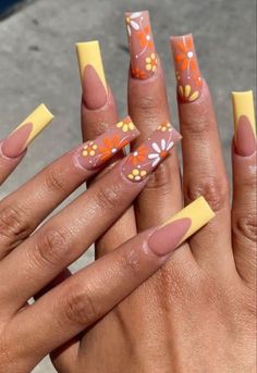 Summer Acrylic Nails Long Square, Flower Design On Acrylic Nails, Coffin Acrylic Nails Flowers, Nail Ideas Summer Flowers, Short Cute Acrylic Nails Square Simple, Extra Spring Nails, Long Nails Inspiration Summer, Nails Acrylic Coffin Flower, Square Nail Inspo 2023