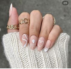 Nude And White Nails, Pretty Halloween Nails, Nails Spooky, Nail Art Cute, Skeleton Heart, Nails Pretty, Halloween Acrylic Nails, Pretty Halloween, Minimal Nails