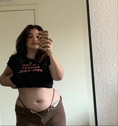 Chubby Woman Outfit, Soft Tummy Aesthetic, Curvy Body Reference Drawing, Midsize Body Reference, Chubby Girl Makeup, Chubby Girl Reference, Chubby Body Claim, Pudgey Body Type, Chubby Girl Aesthetic Faceless