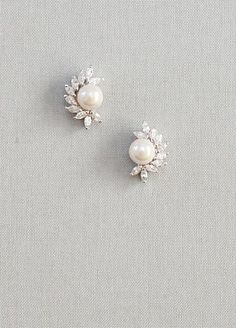 Bridal Earrings Pearl, Deco Jewelry, Crystal Stud Earrings, Art Deco Jewelry, Pearl Stud Earrings, Wedding Earrings, Bridal Earrings, Diamond Earrings Studs, Bling Bling