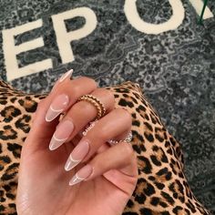 Feminine Nails, Unghie Sfumate, Almond Nails Designs, Nail Ring