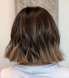 Brown Bob Color Ideas, Subtle Balyage Short Hair, Bob Hairstyle Balayage, Brown Ombre Bob Hair, Balayage Bob Hair Straight, Dark Brown Bob With Highlights Caramel, Short Brown Hair With Caramel Balayage, Bob With Caramel Balayage, Brown Bob Highlights Short