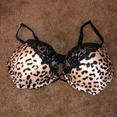 Nwot! Vs Bombshell Front Twist Black Lace With Cheetah Print Bra. Sexy Interchangeable Straps To Wear Many Different Ways & Outfits Size 34 C (Sister Size 32 D) Sexy Cheetah Print To Help Bring Out Your Fierceness! Looks Amazing, Perfect For Every Occasion Bundles Welcomed, Feel Free To Browse My Shop Stretch Underwire Bra In Leopard Print, Leopard Print Stretch Underwire Bra, Cute Lounge, 2000s Outfit, Chicana Style, Printed Bras, Hello Kitty Accessories, Trip Outfits, Bras And Panties