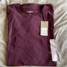 Medium Size Burgundy Tshirt Casual Burgundy Short Sleeve T-shirt, Heather Maroon Crew Neck Cotton Top, Burgundy Short Sleeve Top For Fall, Burgundy Cotton Short Sleeve Tops, Casual Heather Maroon Crew Neck Top, Red Cotton T-shirt For Fall, Burgundy Cotton Crew Neck Top, Burgundy Casual Crew Neck Top, Casual Heather Maroon Cotton Top