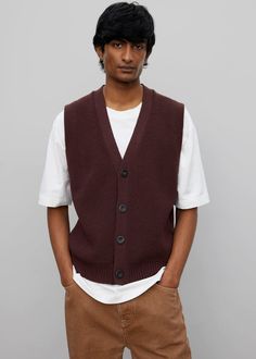 Róhe Max Cardigan - Prugna Sweater Róhe Man Vest Outfit Casual, Wool Vest Outfit Men, Man Vest Outfit, V-neck Knit Vest For Work, Classic Wool V-neck Sweater Vest, Classic Wool Sweater Vest For Layering, Brown Knit V-neck Vest, Casual Wool Sweater Vest For Work, Cotton V-neck Sweater Vest For Fall