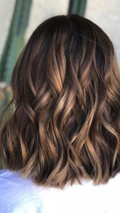 Caramel Hair Colour, Trendy Brown Hair, Brunette Hairstyles, Highlights Ideas, Warm Scarves, Hair With Highlights, Medium Brown Hair, Brunette Hair With Highlights, Colour Collection