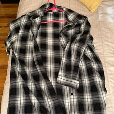 Never Worn Black Long Sleeve Flannel Shirt For Fall, Black Flannel Button-up Outerwear, Oversized Black Flannel Top, Casual Black Flannel Shirt For Spring, Oversized Black Flannel Shirt For Fall, Casual Black Flannel Outerwear, Casual Black Flannel Shirt For Fall, Oversized Black Flannel Shirt For Winter, Black Flannel Shirt For Work