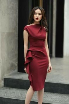 Little maroon dress, classy and fitting. Maroon Dress, Outfit Trends, Trendy Dresses, Red Fashion, Simple Dresses