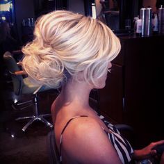 LOVE this updo Wedding Hairstyles Updo, Wedding Hair And Makeup, Women Hairstyles, Bridesmaid Hair, Hair Updos