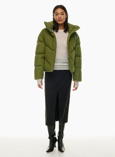 THE CLOUD PUFF™ Aritzia Cloud Puff, Puff Jacket Outfit, Womens Puffer Jacket, The Super Puff, Puffer Jacket Style, Short Puffer Jacket, Super Puff, Puff Jacket, Easy Shape