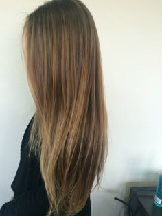 Soft golden natural balyage Hairstyles Brown, Balayage Straight Hair, Brown Hairstyles, Hairstyles Straight, Balayage Hair Blonde, Trendy Hair Color, Ombre Hair Color, Penteado Cabelo Curto, Brown Blonde Hair