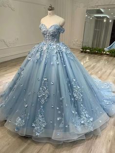 Blue Ball Gown, Ball Gown Prom Dress, Quinceanera Dresses Blue, Pretty Quinceanera Dresses, Strapless Evening Dress, Long Prom Gowns, Blue Ball, Blue Evening Dresses, Tulle Ball Gown