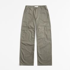 Easy-fitting low rise pants in a casual twill fabric and loose silhouette, featuring cargo-inspired details, pockets and functional fly closure. Mid-rise Cotton Utility Cargo Pants, Khaki Utility Chinos With Cargo Pockets, Utility Khaki Chinos With Cargo Pockets, Straight Leg Chinos With Cargo Pockets For Streetwear, Utility Cotton Chinos With Cargo Pockets, Straight Leg Cargo Pants With Patch Pockets In Khaki, Khaki Straight Leg Cargo Pants With Patch Pockets, Straight Leg Khaki Cargo Pants With Patch Pockets, Khaki Mid-rise Relaxed Fit Cargo Pants