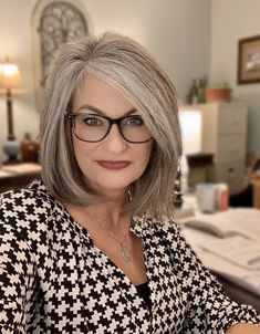 Medium Grey Hair Over 50, Hairstyles For Dark Hair, Hair Going Grey, Grayish Blonde Hair, Graying Gracefully, Black And White Hair, Grey Blonde Hair