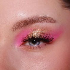 Pink Rosy Makeup, Blush Eyeshadow Looks, Pink Makeup Looks Simple, Peach Pink Makeup, Pink Makeup Aesthetic, Pink Glam Makeup, Pink Makeup Ideas, Lover Makeup, Bold Eye Makeup