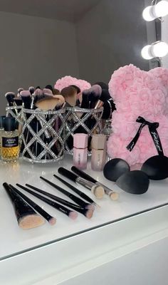 Room Baddie, Aya Core, Baddie Room Ideas, Baddie Room, Makeup Collection Goals, Flower Bear, Makeup Drawer Organization, Makeup Drawer, Girly Room